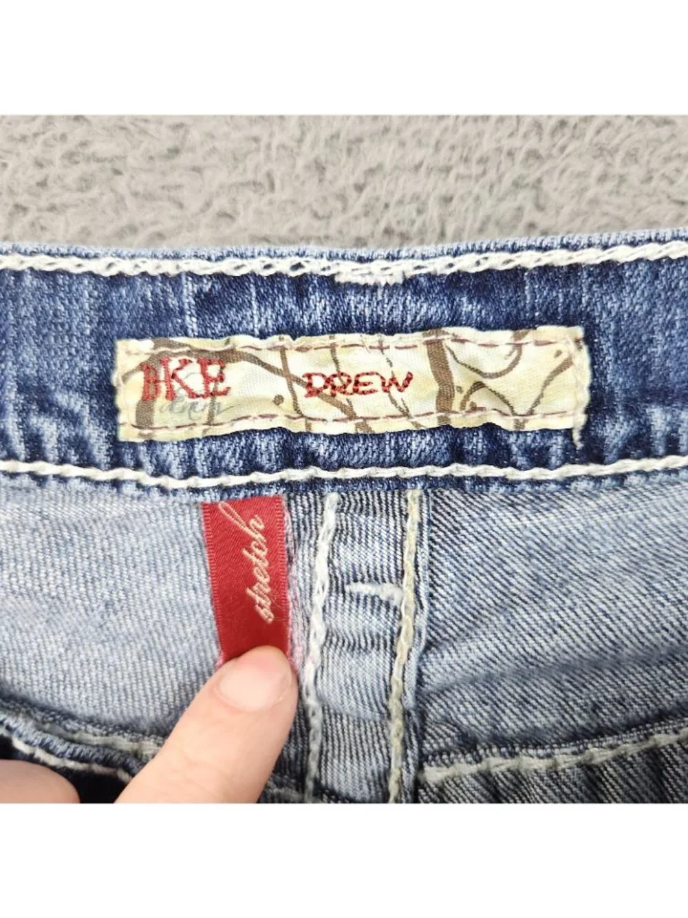 BKE Jeans Women's 34 x 30 Blue Denim Jeans Bootcut Cotton Stretch Drew Buckle - Picture 3 of 9